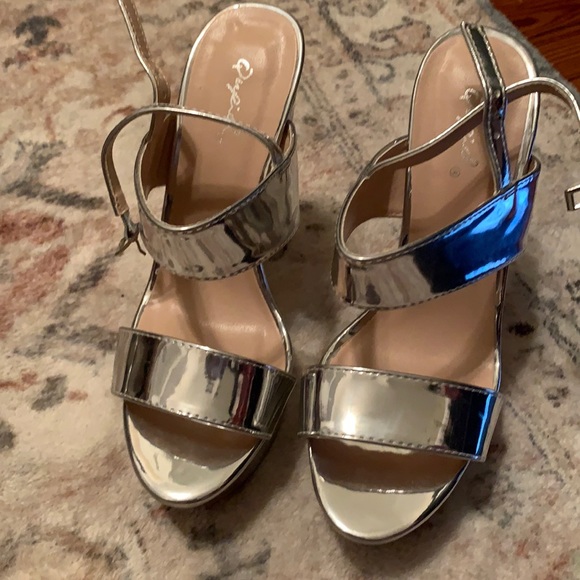 Platform silver heels - Picture 2 of 4